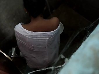 Bathing Video Of Next Door Indian Bhabhi Filmed By Hidden Camera