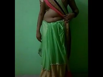 Sexy Aunty Stripping Sari Bedroom Porn