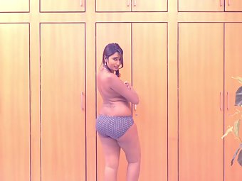 Horny Swathi Naidu Showing Herself Naked